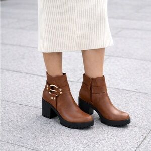Women's Brown Chunky Heel Combat Ankle Boots Size 8.5 NWT